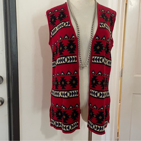 A.K.F Knitted Geometric Print Red and Black Vest - Picture 7 of 7